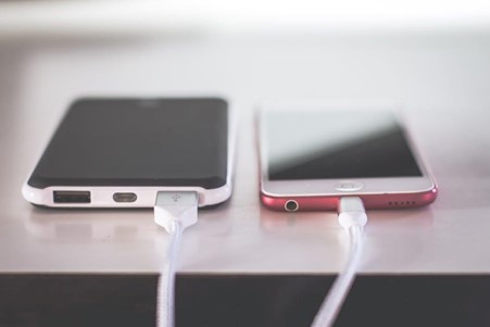 How to Choose the Right Mobile Charging Station for Your Needs