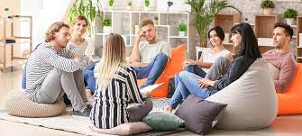 Building a Supportive Community: The Power of Group Meetings in Addiction Recovery